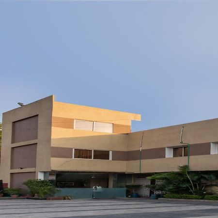 Oyo 79233 Hotel Hive Stays Kochi Εξωτερικό φωτογραφία