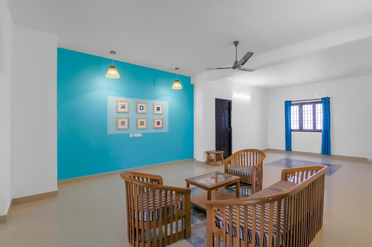 Oyo 79233 Hotel Hive Stays Kochi Εξωτερικό φωτογραφία
