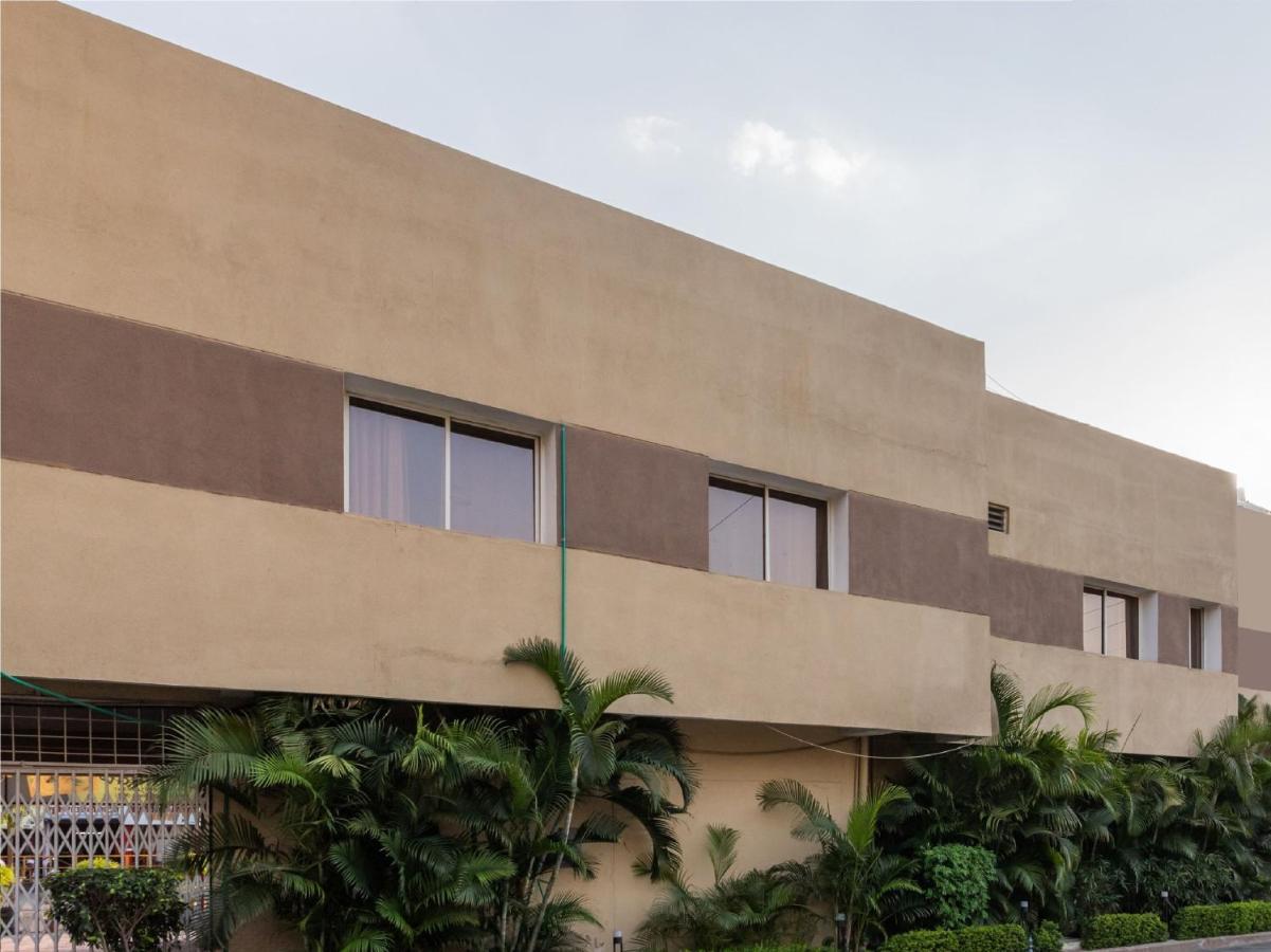 Oyo 79233 Hotel Hive Stays Kochi Εξωτερικό φωτογραφία