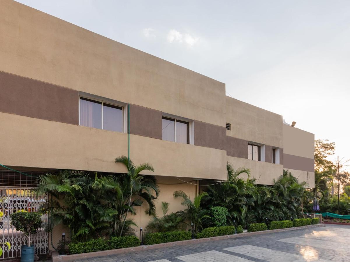 Oyo 79233 Hotel Hive Stays Kochi Εξωτερικό φωτογραφία